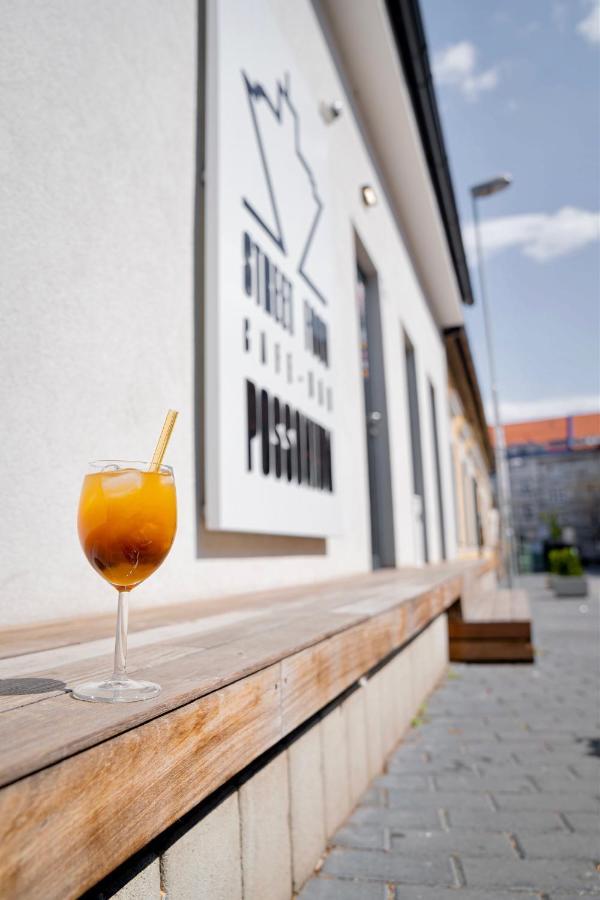 Street Food Possonium Apartments ブラチスラヴァ エクステリア 写真