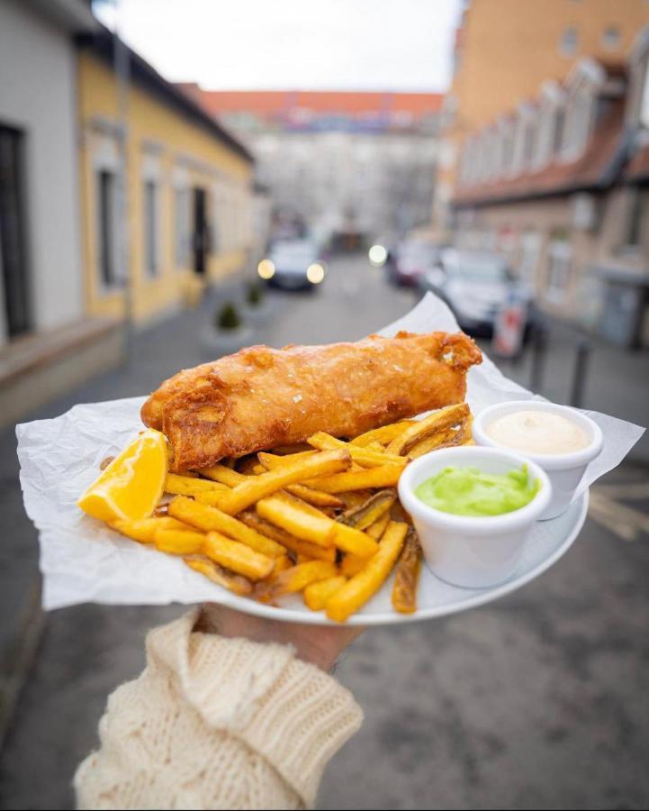 Street Food Possonium Apartments ブラチスラヴァ エクステリア 写真