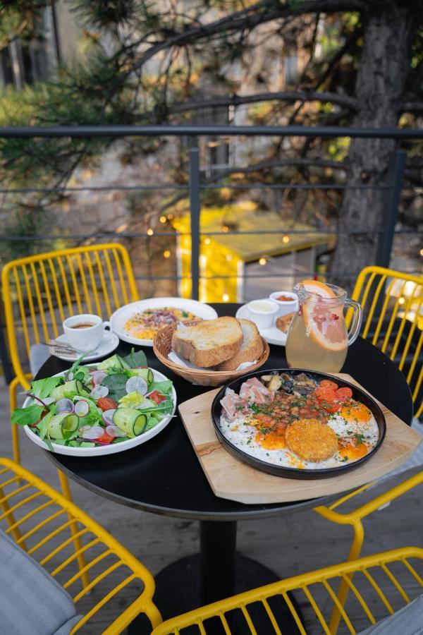 Street Food Possonium Apartments ブラチスラヴァ エクステリア 写真