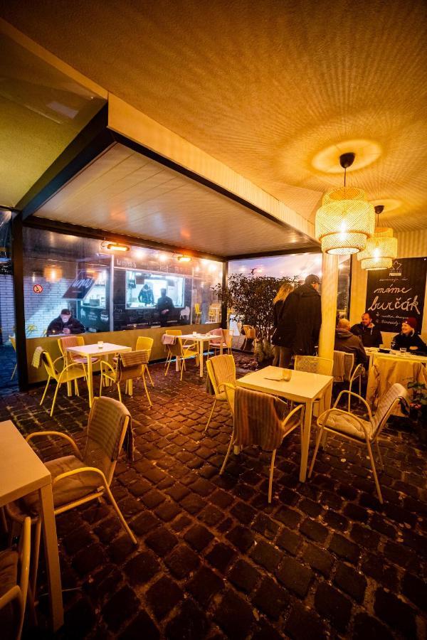 Street Food Possonium Apartments ブラチスラヴァ エクステリア 写真